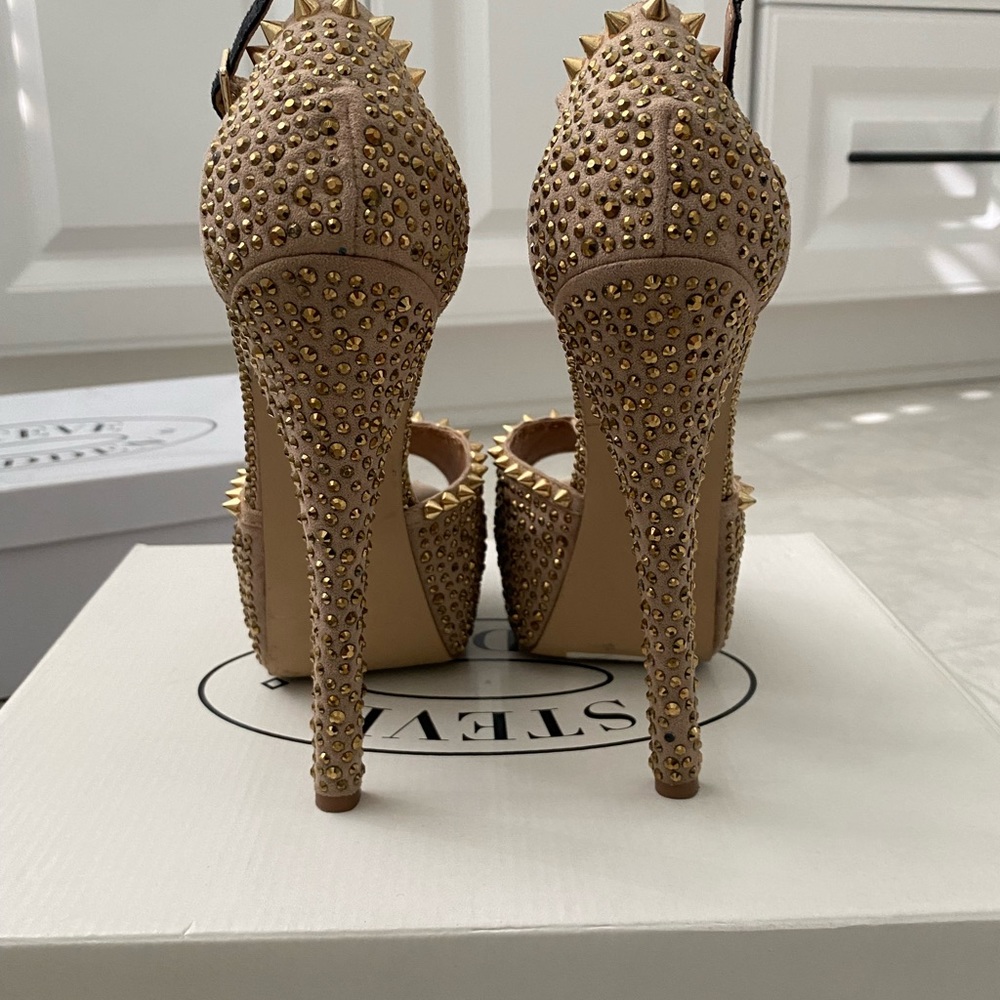 Stilettos - Picture 6 of 7
